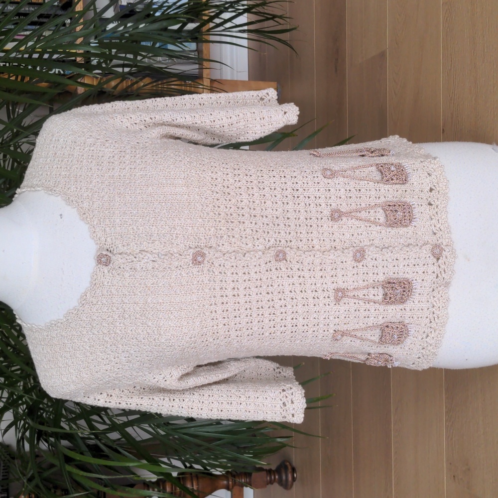 Designer PBJ luxury vintage classic straight cut crochet top